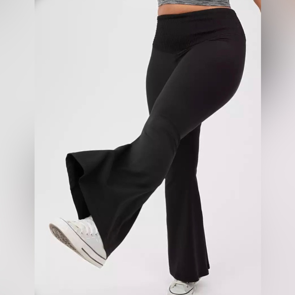 Aerie Offline Real Me Super Flare Smocked High Rise Leggings - Black NWOT